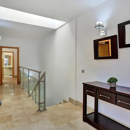 Atlantic Villa, Air Con, Fiber, Terrace Garden 圣米格尔德阿沃纳